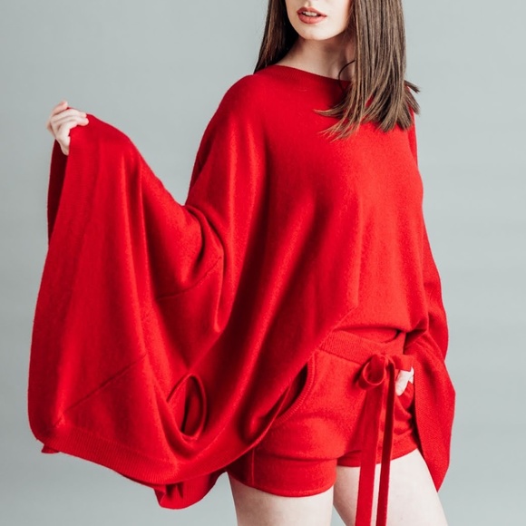 Allure Cashmere Dramatic Poncho - Picture 1 of 4